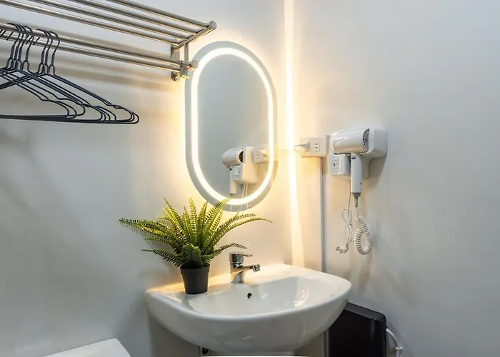 The Hmlet Manila, Near Poblacion Makati Nightlife Apartment Manila