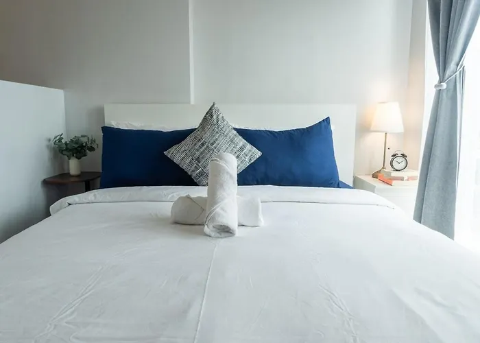The Hmlet Manila, Near Poblacion Makati Nightlife Apartment Manila