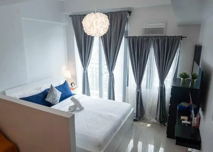 The Hmlet Manila, Near Poblacion Makati Nightlife